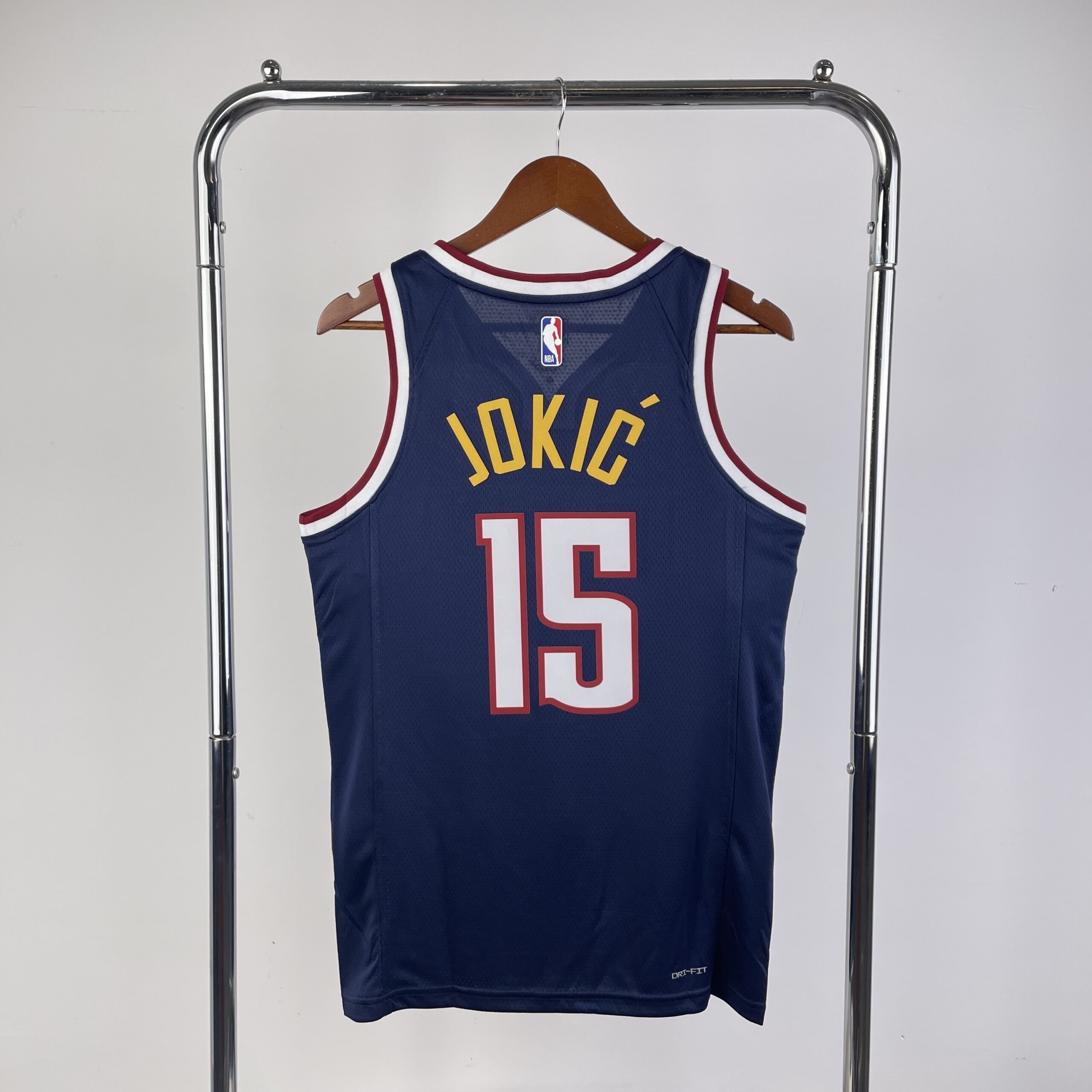 Camiseta número 15 de Nikola Jokić do Denver Nuggets, temporada de 2023 - Imagem 2