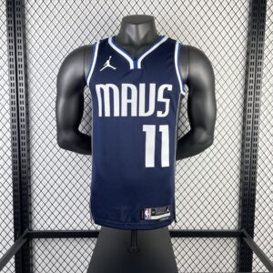Camiseta edição limitada Força Aérea, número 11 de Irving pelos Mavericks, temporada de 2023